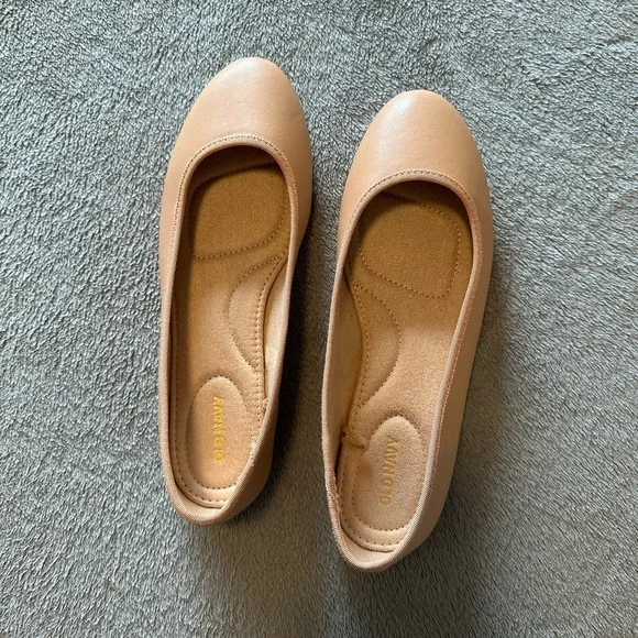NWOT Faux-Leather Ballet Flats For Women - Picture 2 of 3